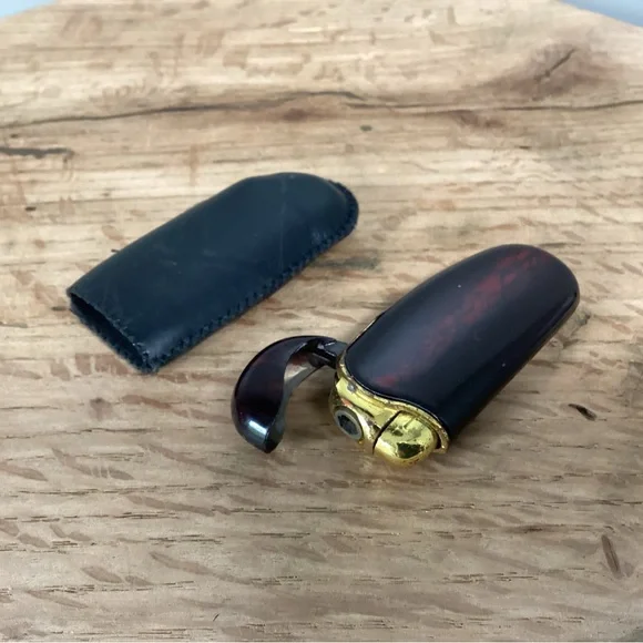 ⚫️ Vintage Lighter With Original Soft Case - Unique Look & Colors - Collectible - Picture 3 of 14